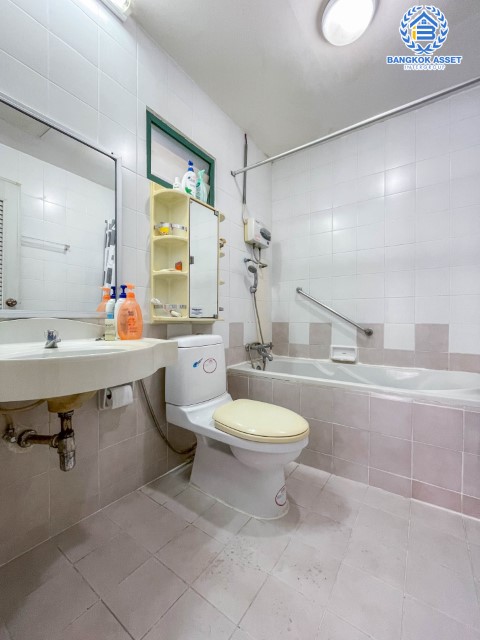 *****ทาวน์โฮมมือสองย่านปทุมธานี ม.ชมฟ้า วรางกูล รังสิต-คลอง2 #หลังมุม เนื้อที่กว้างขวางถึง 29.2 ตร.ว. ฟังก์ชัน 3 ห้องนอน 3 ห้องน้ำ 1 ที่จอดรถ บ้านราคาถูก ทำเลดี เชื่อมต่อถ.ลำลูกกา, ถ.รังสิต-องครักษ์ เดินทางสะดวก จองเลยวันนี้!